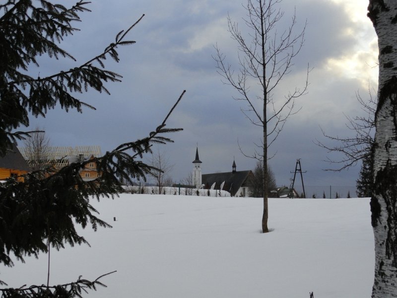 DSC01539 01.JPG - Háttérben a cyrhlai templom.